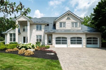 44 ST ANDREW'S DRIVE, Brantford, Ontario N3T 6H3, Canada