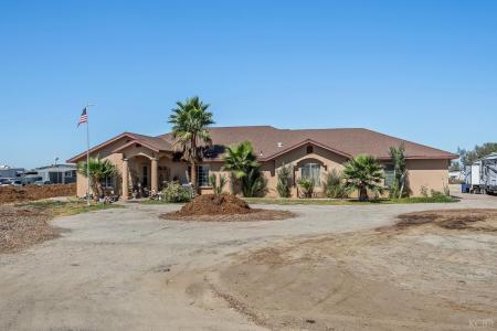 15084 18 1/2 Avenue, Lemoore, California 93245, USA