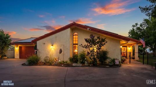 718 Vista Via Drive, Taft, California 93268, USA