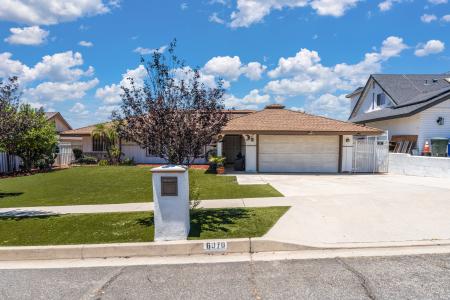 6070 Blythe Avenue, Highland, Californie 92346, États-Unis