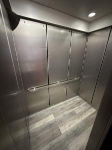 40 East 43rd Street 1E, Brooklyn, New York 11203, USA