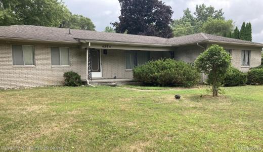 4394 Apache Drive, Burton, Michigan 48509, USA