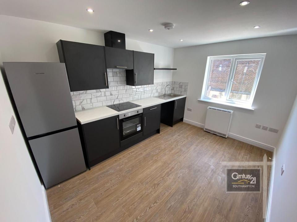 82, New Home, المملكة المتحدة