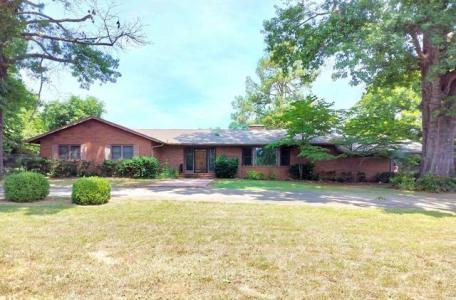901 Poplar Street, Clarksville, Arkansas 72830, USA