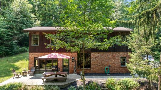 4294 Hardins Run Rd, New Cumberland, West Virginia 26047, USA