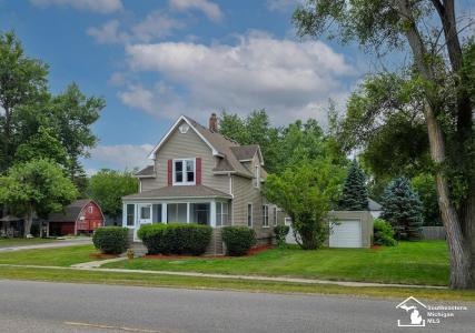 611 Monroe, Carleton, Michigan 48117, USA