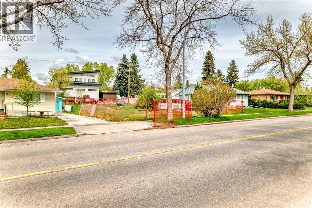 523 NORTHMOUNT DRIVE NORTHWEST, Calgary, Alberta T2K 3J1, Canadá