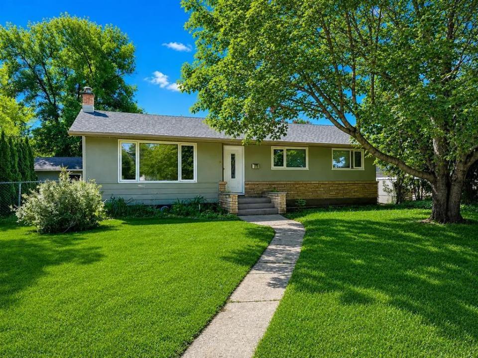 43 BENTWOOD BAY, Winnipeg, Manitoba R2J 2G2, Canadá