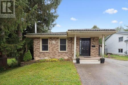 653 PERRY STREET, Centre Wellington (fergus), Ontario N1M 2R5, Canada