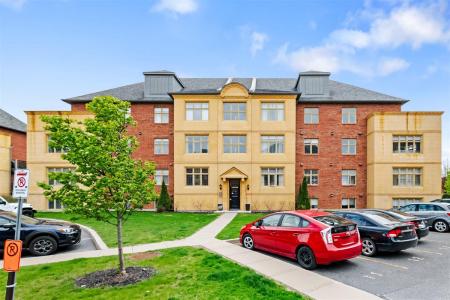 7150  Rue de Lanivet, Brossard, Quebec J4Y 0A3, Kanada