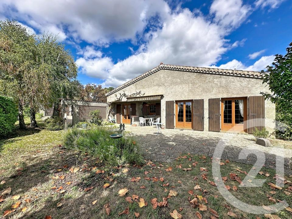 Chateaugay, Auvergne 63119, France
