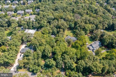 24 Cedar Drive, Sterling, Вирджиния 20164, Соединенные Штаты
