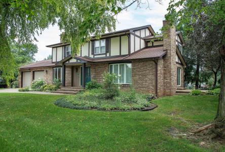 601 Brown Lane, Waverly, Iowa 50677, USA