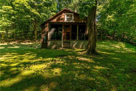 113 Shawnee Drive, Hillsboro, West Virginia 24946, USA