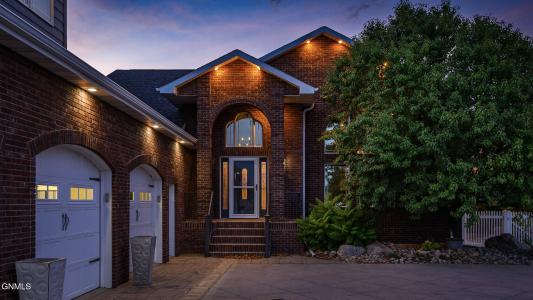 1916 Harding Place, Bismarck, North Dakota 58501, USA