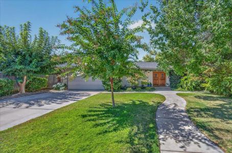 749 W Escalon Avenue, Fresno, California 93704, USA