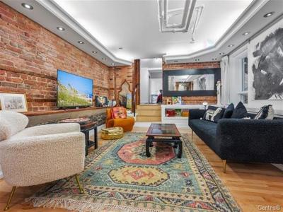 3436 Rue St-Hubert, Montréal (Le Plateau-Mont-Royal), Quebec H2L 3Z7, Canada