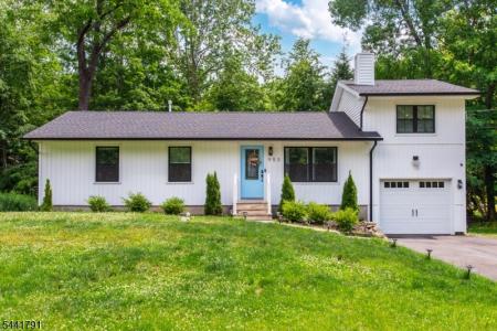 950 E Walnut Dr, Stillwater Twp., New Jersey 07860-4614, USA