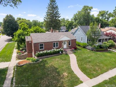 551 N Evergreen Street, Plymouth, Michigan 48170, USA