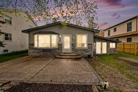 1210 Sunrise Park Street, Genoa Twp, Michigan 48843, USA