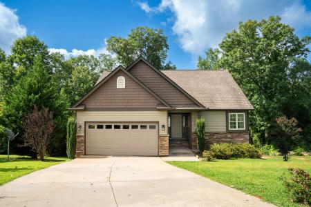 121 Albus Dr., Wellford, South Carolina 29385, USA