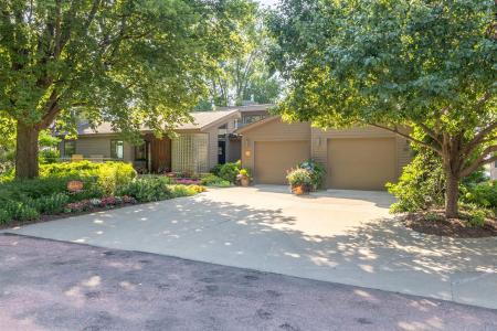 105 Northshore Drive, Mccook Lake, South Dakota 57049, USA