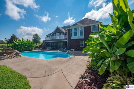 1993 Mud Splash Road, Glendale, Kentucky 42740, USA