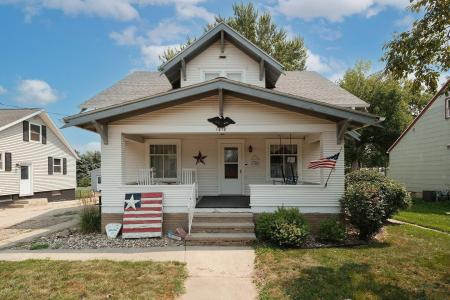 1418 Division Street, Hull, Iowa 51239, USA