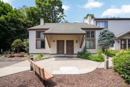 111 Alpine Court, Stanhope, New Jersey 07874, USA