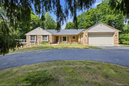 35903 Howard Road, Farmington Hills, Michigan 48331, États-Unis