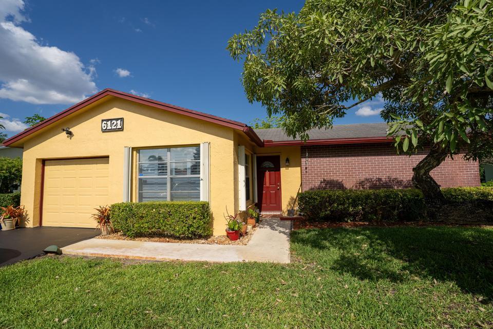 6121 RAINBOW CIRCLE, GREENACRES, Flórida 33463, Estados Unidos