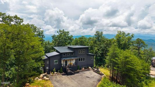 1870 Mountain Ash Way, Sevierville, Tennessee 37876, USA