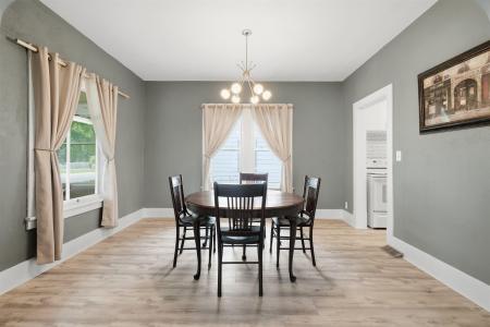 310 N William Street, Earlville, Iowa 52041, USA