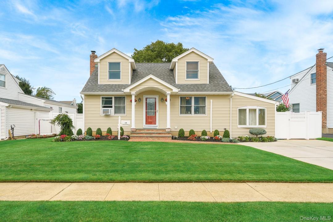 16 Kensington Avenue, Massapequa, New York 11758, Stati Uniti