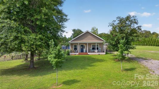 1568 John Smith Road, Columbus, North Carolina 28722, USA