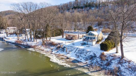 532 River Road, Nescopeck, Pennsylvania 18635, USA