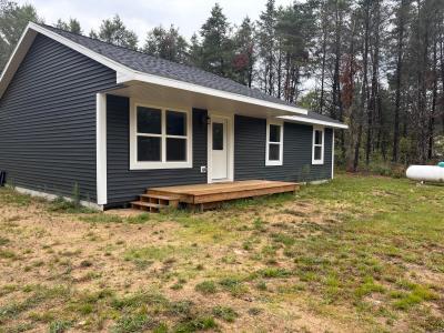 213 Memory Lane, Roscommon, Michigan 48653, USA