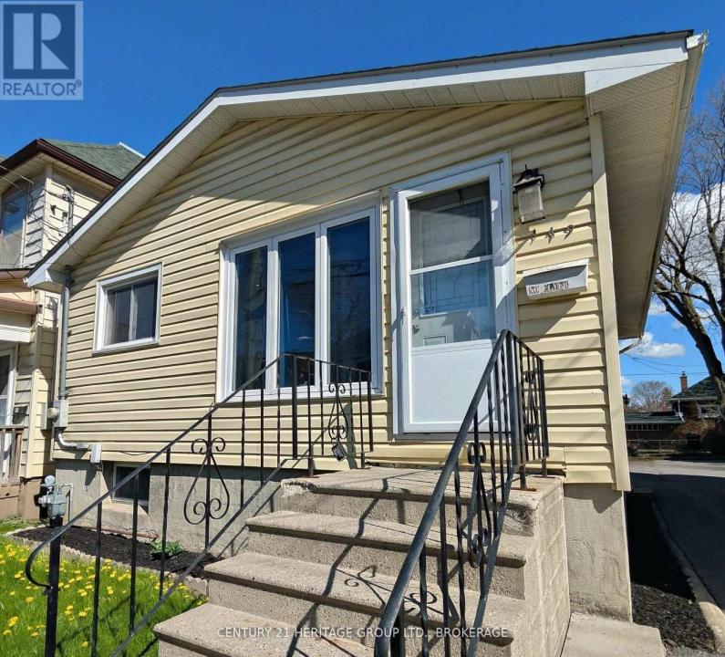 149 PINE STREET, Kingston (east Of Sir John A. Blvd), Ontario K7K 1W9, Canada