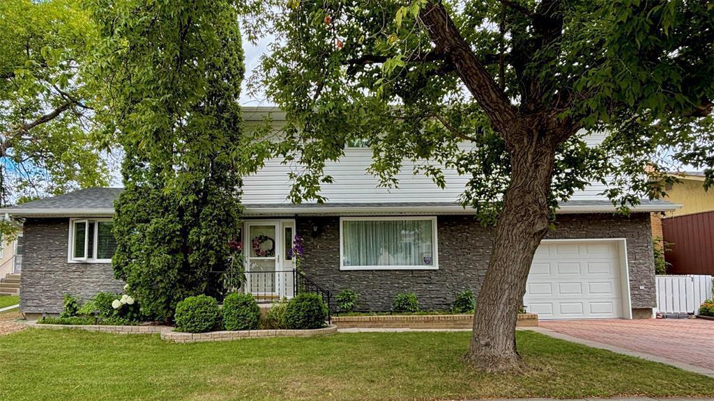 351 QUEEN AVENUE, Selkirk, Manitoba R1A 1E6, Canadá