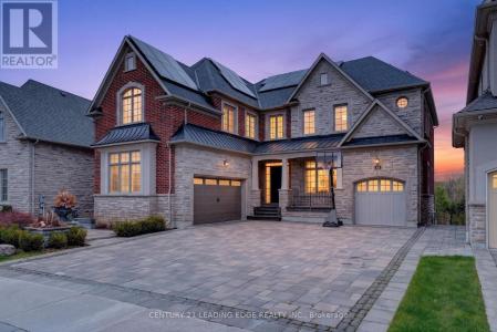 33 STOLLERY POND CRESCENT, Markham (devil's Elbow), Ontario L6C 1K4, Canada