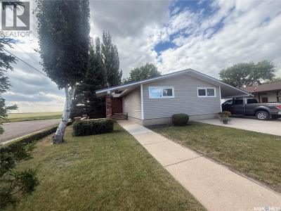 66 KASPER CRESCENT, Assiniboia, Saskatchewan S0H 0B0, Canada