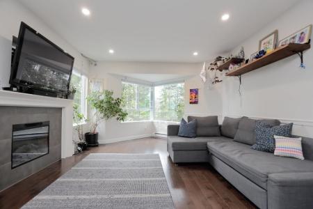 1215 LANSDOWNE DRIVE, Coquitlam, Colúmbia Britânica V3E 2P6, Canadá