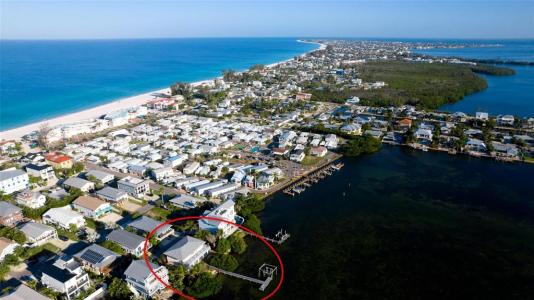 2512 Avenue A, Bradenton Beach, Florida 34217, USA