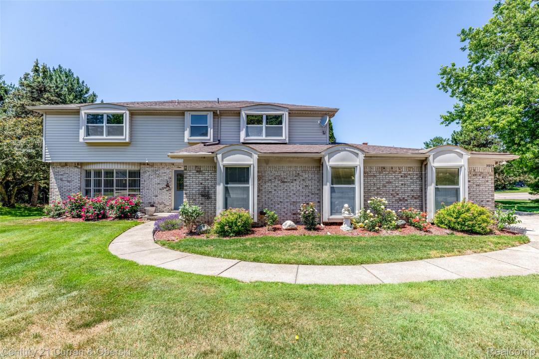 31259 Applewood Lane, Farmington Hills, Michigan 48331, USA