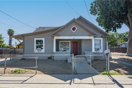 3342 Eucalyptus Avenue, Riverside, Kaliforniya 92507, Amerika Birleşik Devletleri