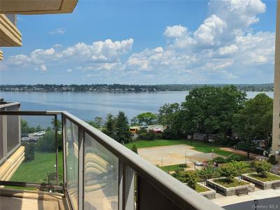 17-85 215 Street unit: 6G 6 G, Bayside, New York 11360, États-Unis