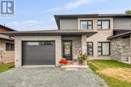 112 HOLLYBROOK CRESCENT, Azilda, Ontario P0M 1B0, Canada
