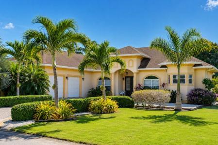 FAMILY HOME ON DESTINY AVE, Lower Valley, Grand Cayman, Iles Caïmans