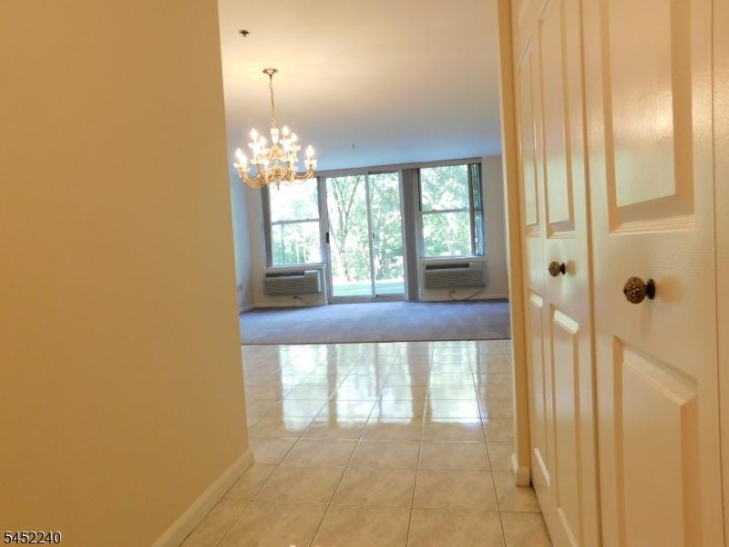 300 Main St , 108, Little Falls Twp., New Jersey 07424-1356, États-Unis