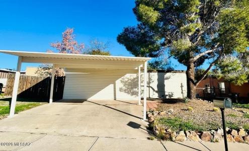 7028 N Starview Drive, Tucson, Arizona 85741, USA